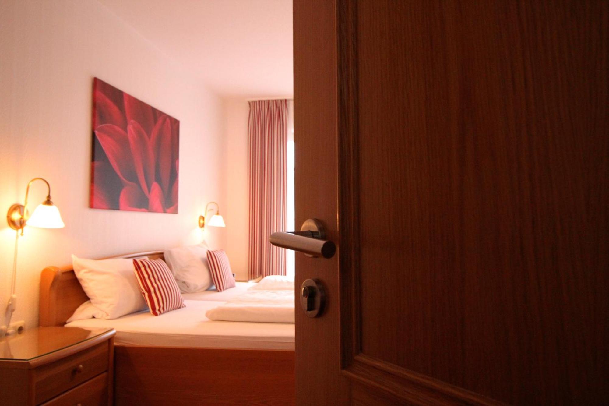 Hotel Waldgasthof Schoening Friesoythe Room photo